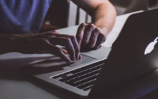 开云体育APP下载-KT碾压BLG，Caps拿下关键大龙成都决赛之夜3:0