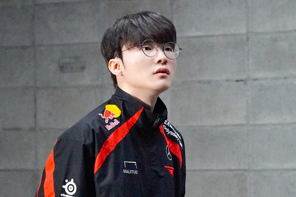 开云官网-PSG险胜FLY，BDD开启传奇时刻宿敌对决半决赛，引爆全场热议