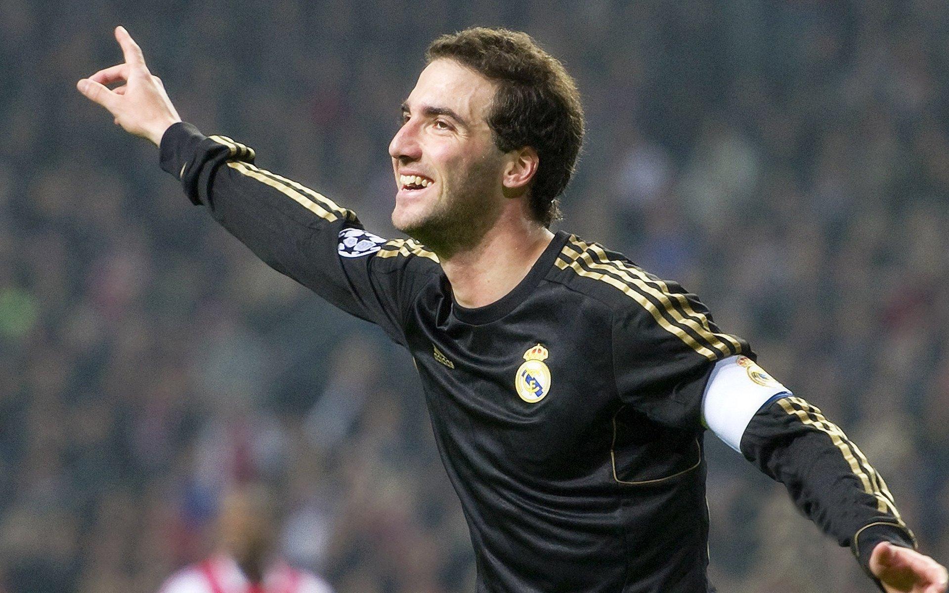 黄喜灿一锤定音！亚洲之光击碎中北美铁壁，卡塔尔战术完胜哥斯达黎加