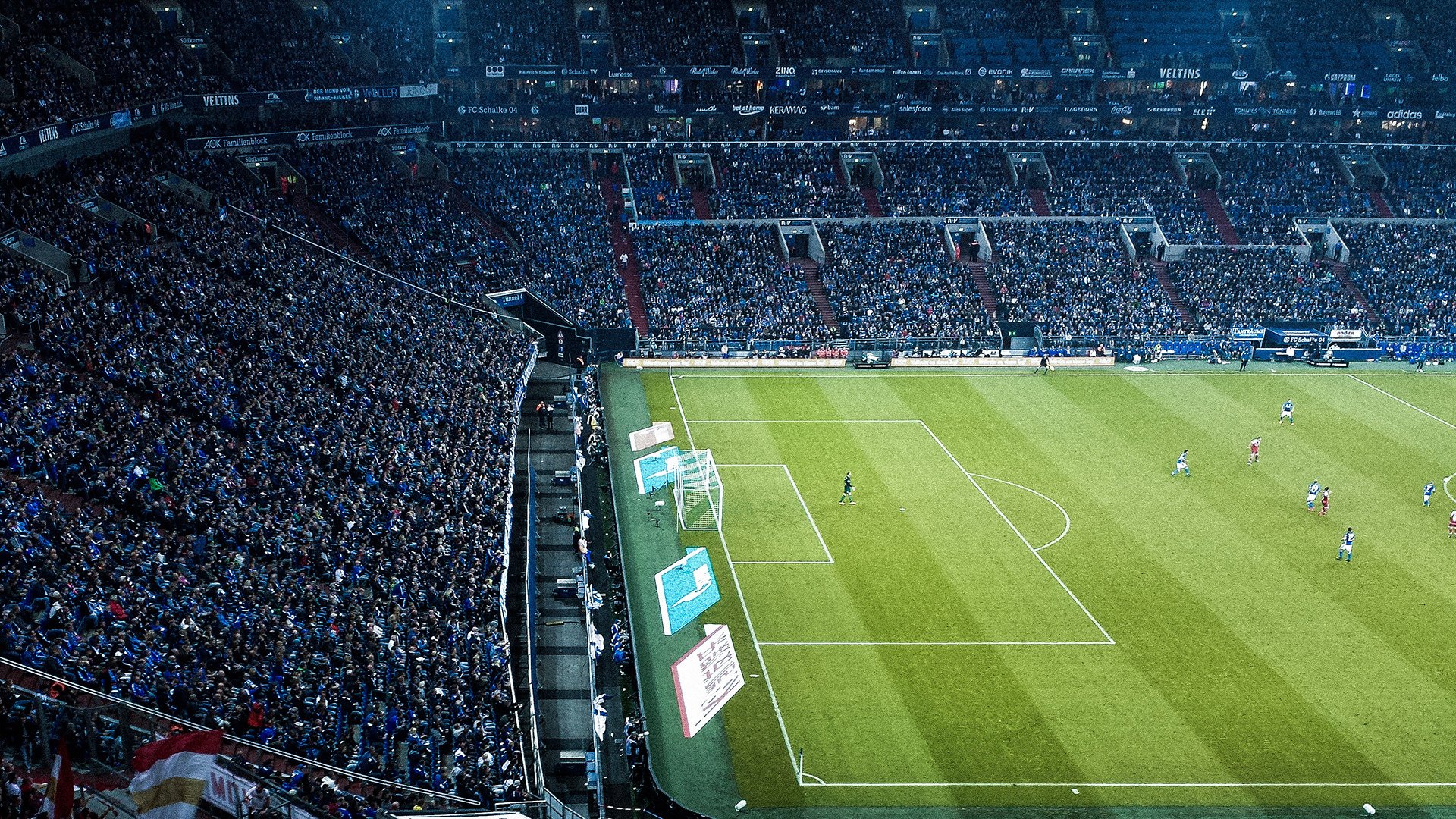 伊布宝刀未老焦点战正名,波兰火力全开碾压阿根廷,足球世界再掀狂潮!